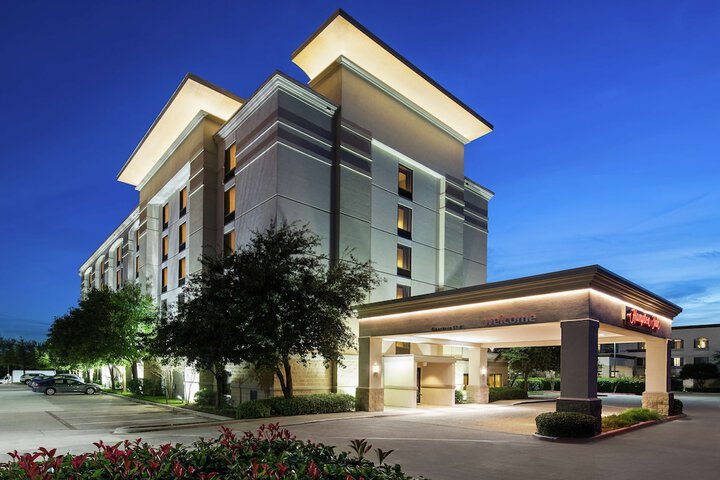 Hotel 3 of 27