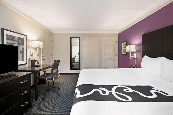 Room 54 of 61