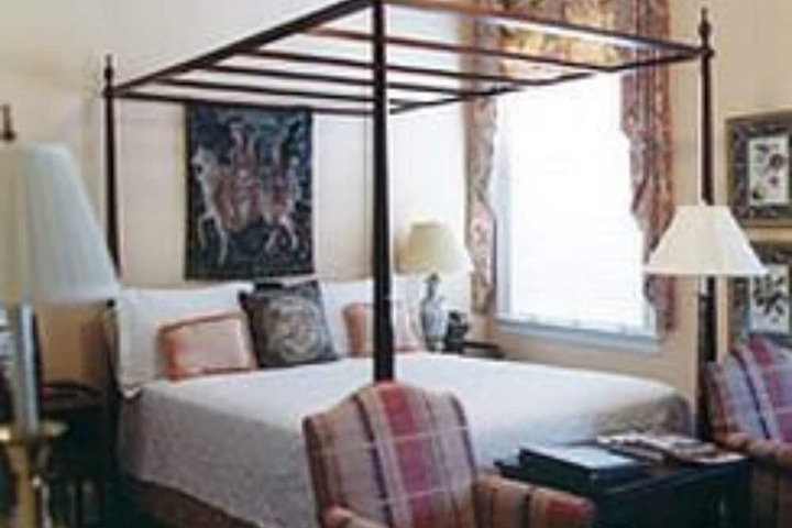 1842 Inn