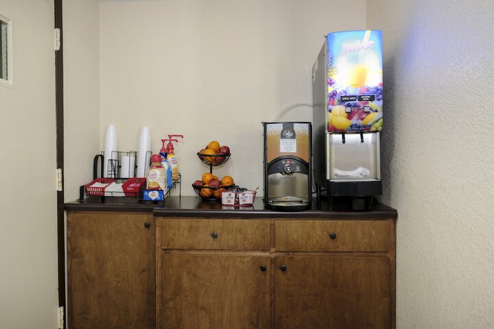 Breakfast/Coffee Service 34 of 34