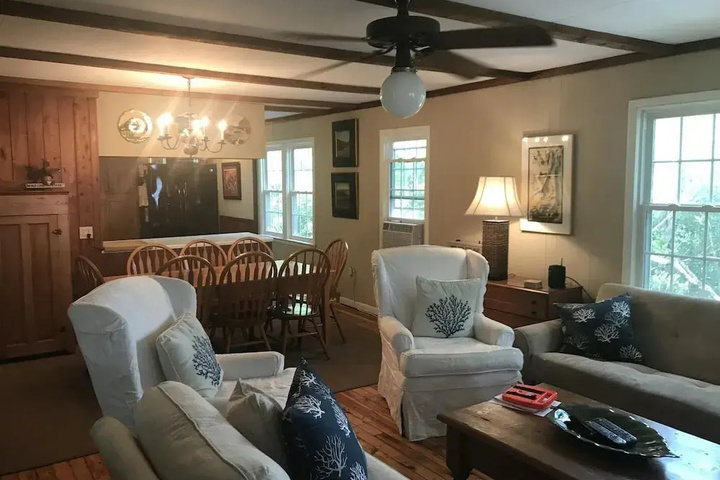 Decked Out 4 Br Home