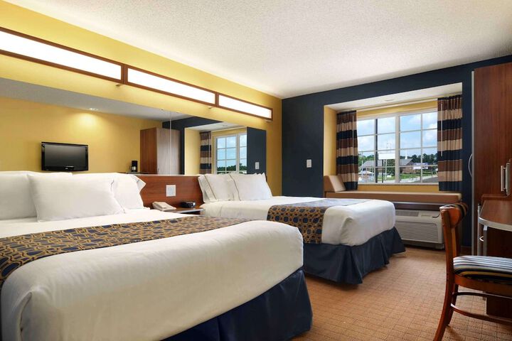 Microtel Inn & Suites by Wyndham Columbus / Near Fort Benning