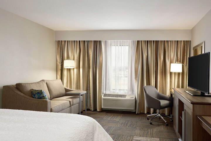 Room 17 of 27