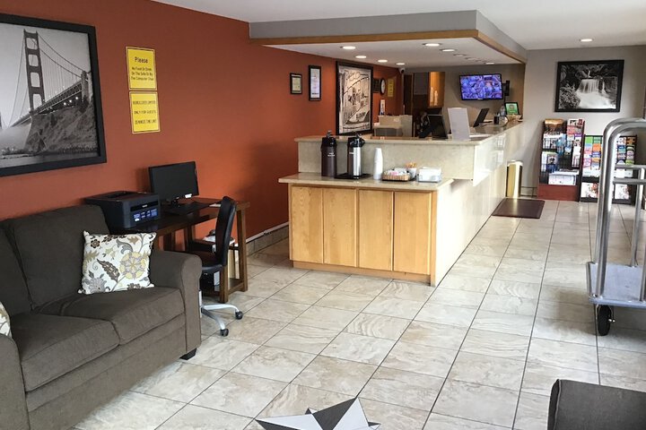 Super 8 by Wyndham Albany / Corvallis