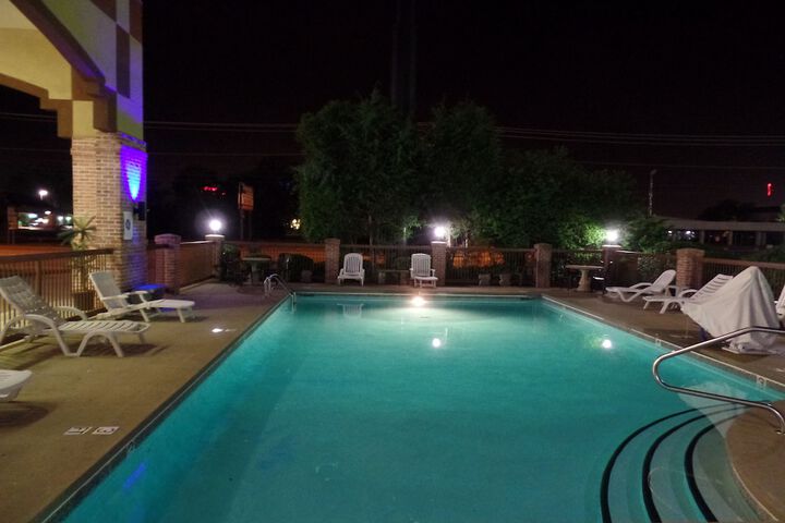 Pool 7 of 70