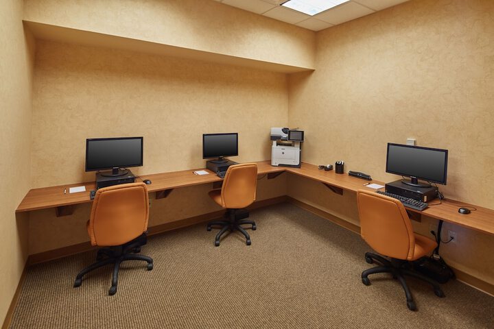 Business Center 24 of 25