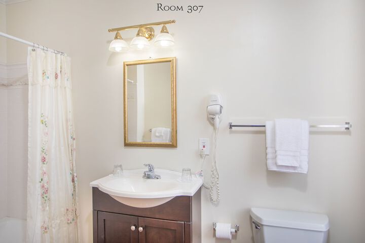 Room 51 of 170