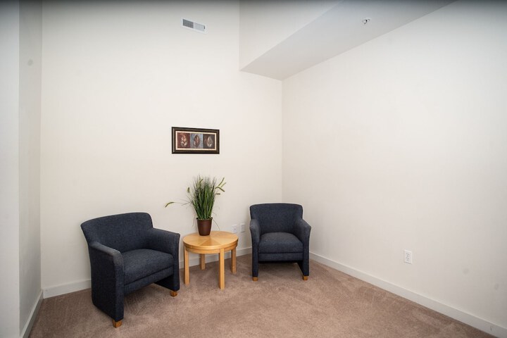 Room 45 of 183