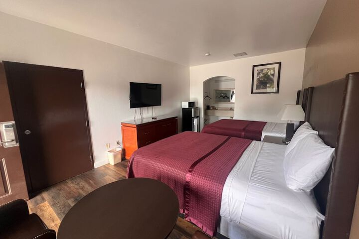 Room 9 of 22