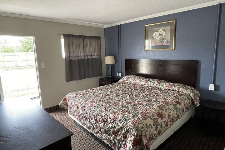 Room 17 of 22