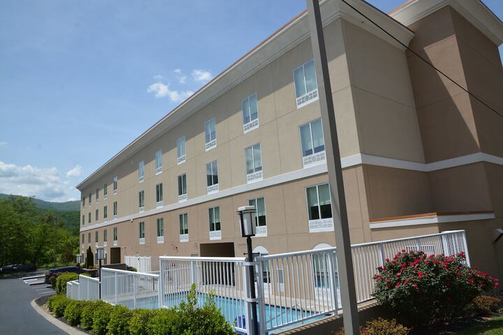 Hotel 3 of 35