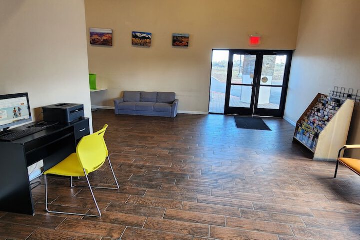 Business Center 31 of 33