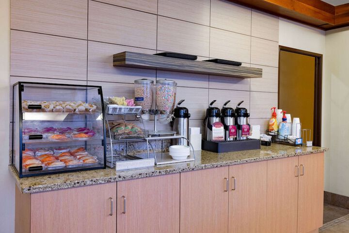 Breakfast/Coffee Service 20 of 23