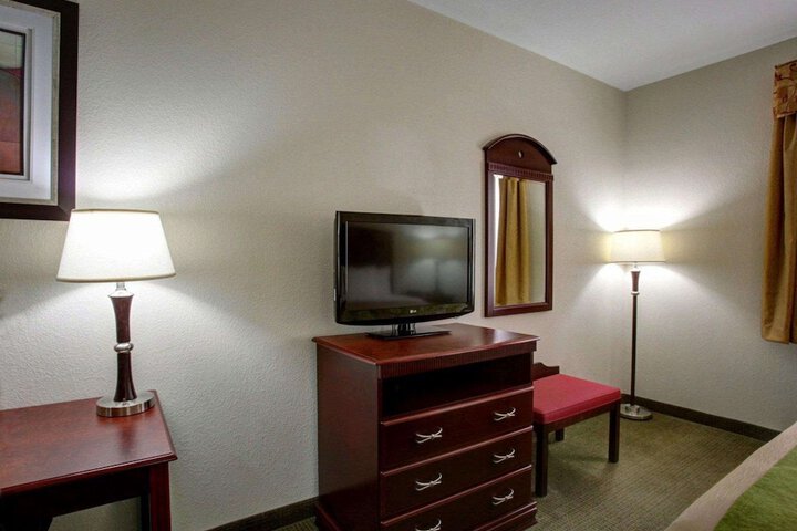Room 16 of 33