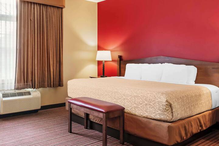 Best Western Plus Dutch Haus Inn and Suites