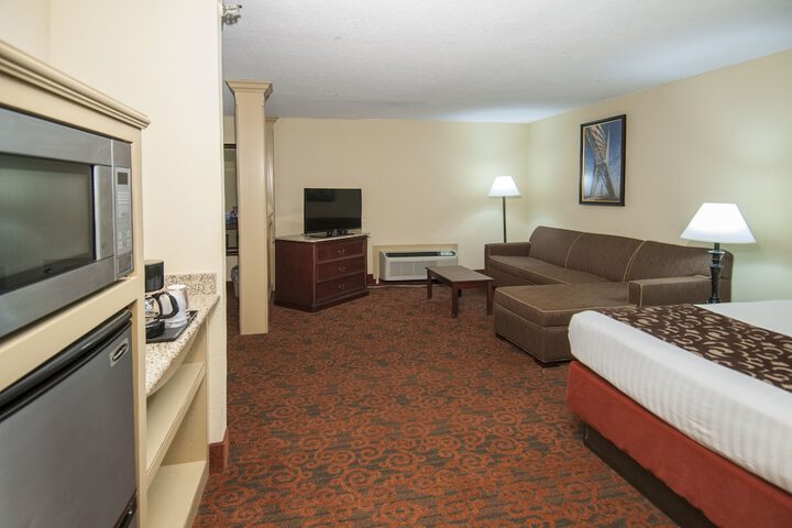 Room 28 of 40