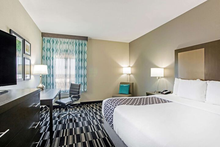 La Quinta Inn & Suites by Wyndham Sweetwater East