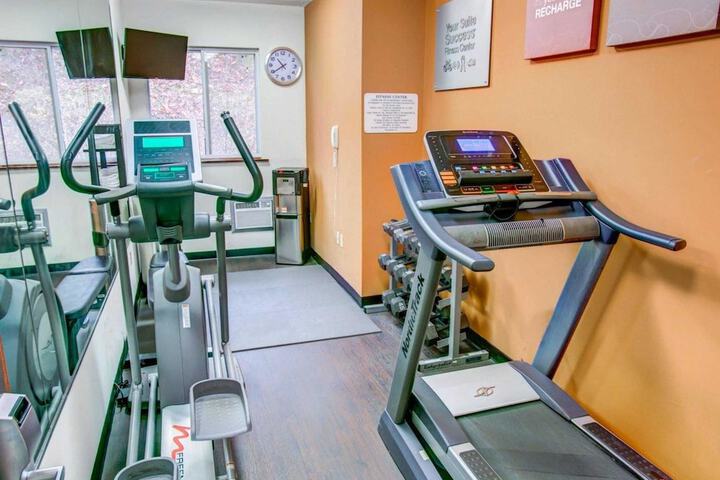 Comfort Suites Pittsburgh Airport