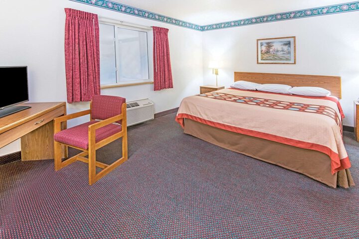 Room 6 of 32