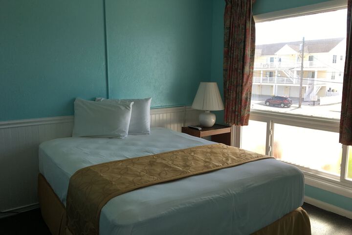 Room 10 of 19