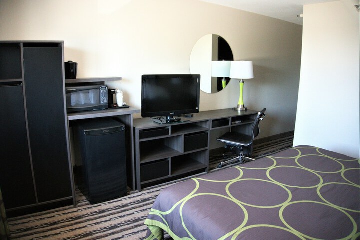 Room 15 of 36