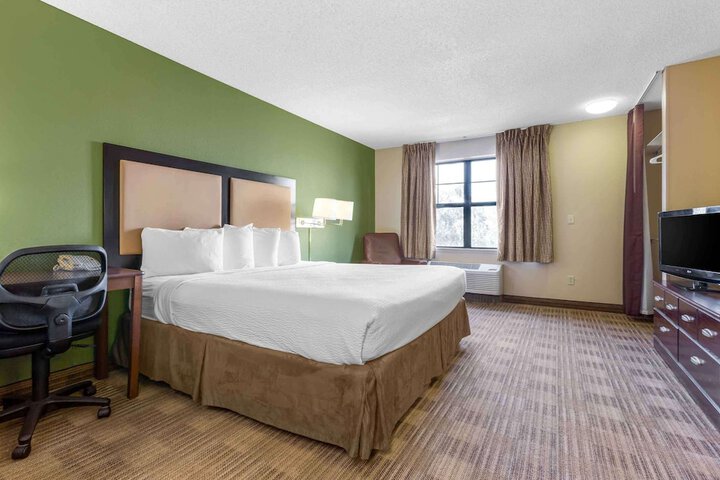 Room 18 of 27