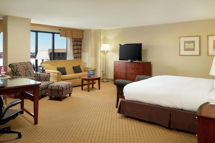 DoubleTree by Hilton Washington Dulles Airport