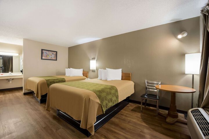 Room 16 of 36