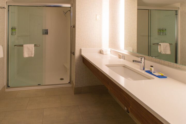 Holiday Inn Express and Suites Manassas by IHG