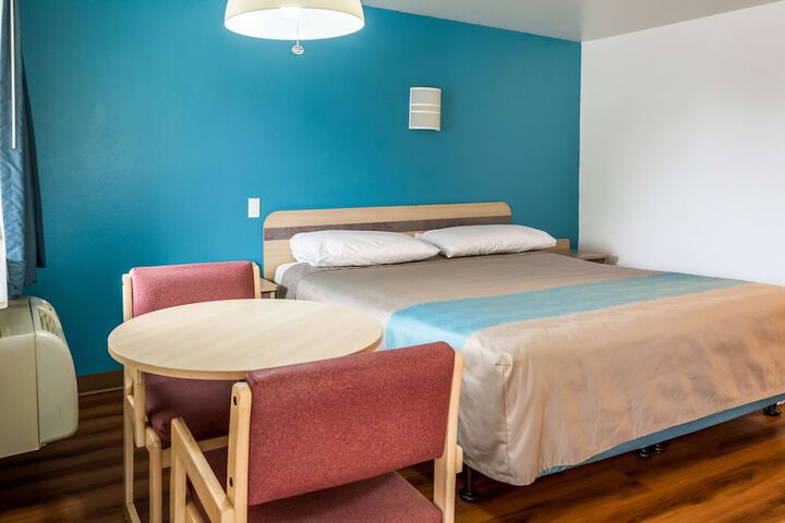 Motel 6 Albany OR