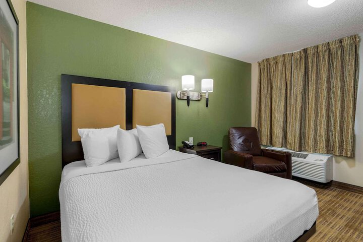 Room 10 of 22