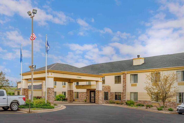 Hotel 4 of 89