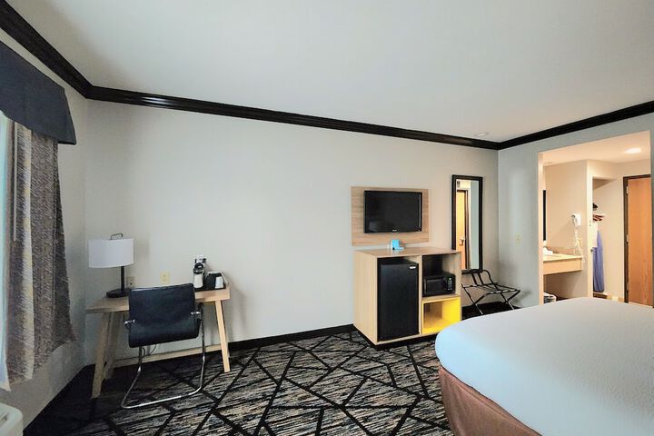 Room 18 of 42
