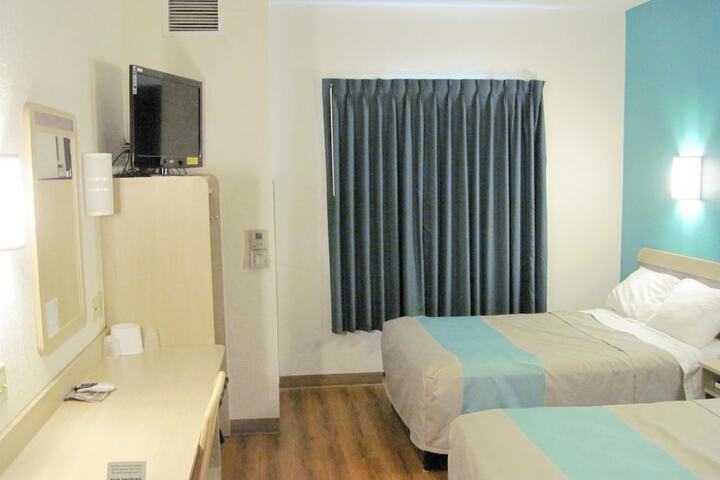 Room 9 of 11