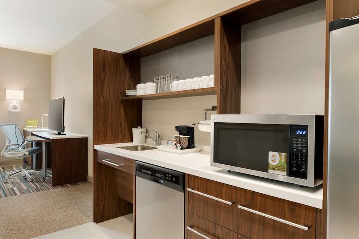 Home2 Suites by Hilton Menomonee Falls Milwaukee