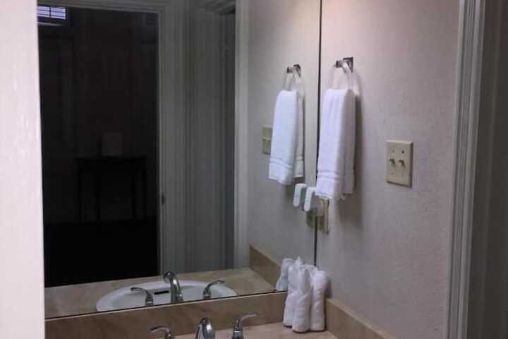 Room 25 of 40