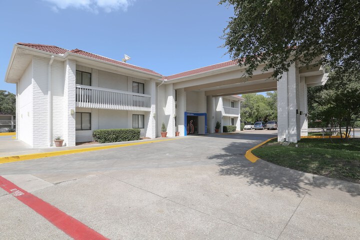 Hotel 4 of 40