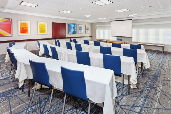 Holiday Inn Express Hotel & Suites Urbana-Champaign by IHG