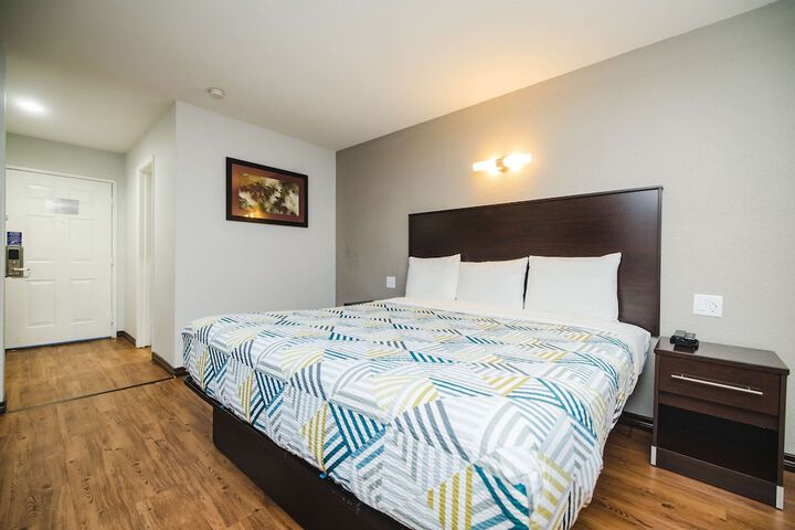 Room 15 of 27