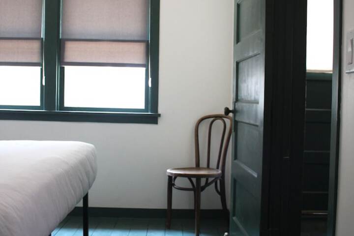 Room 46 of 59