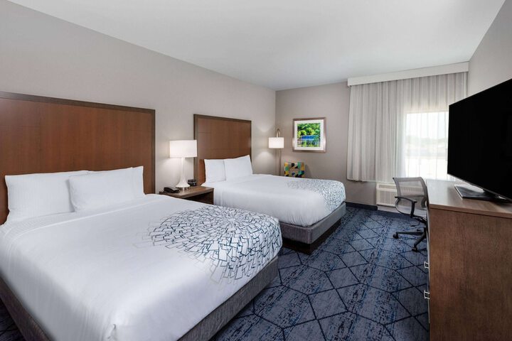 La Quinta Inn & Suites by Wyndham Round Rock near Kalahari