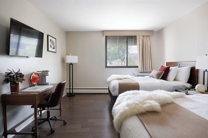 The Andrew Hotel