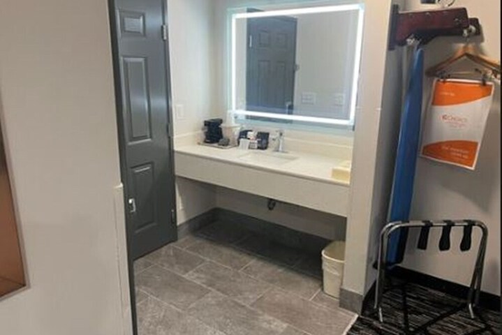 Room 12 of 35