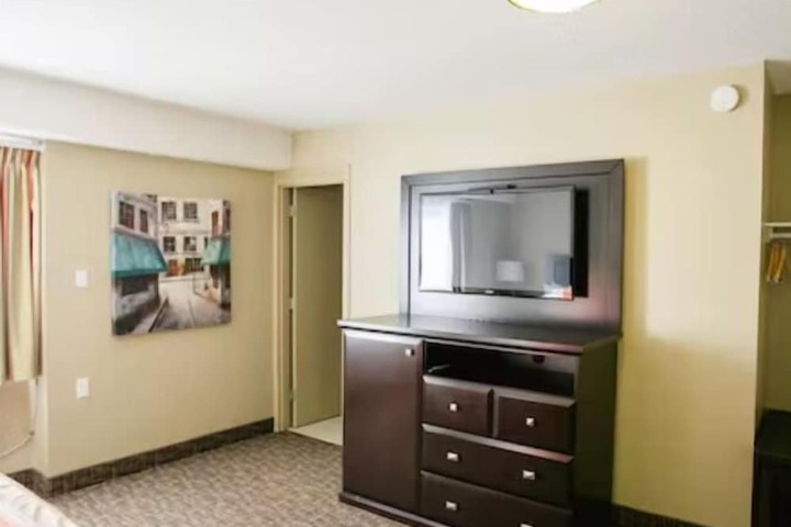 Room 17 of 25