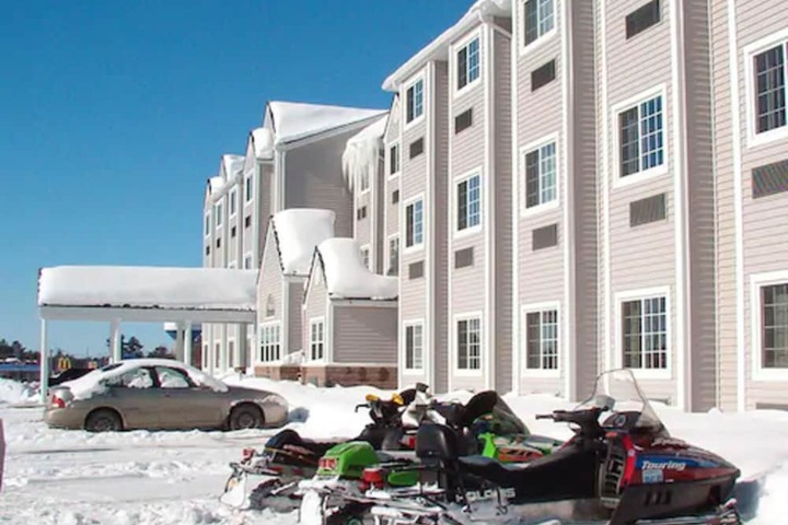 Parry Sound Inn & Suites