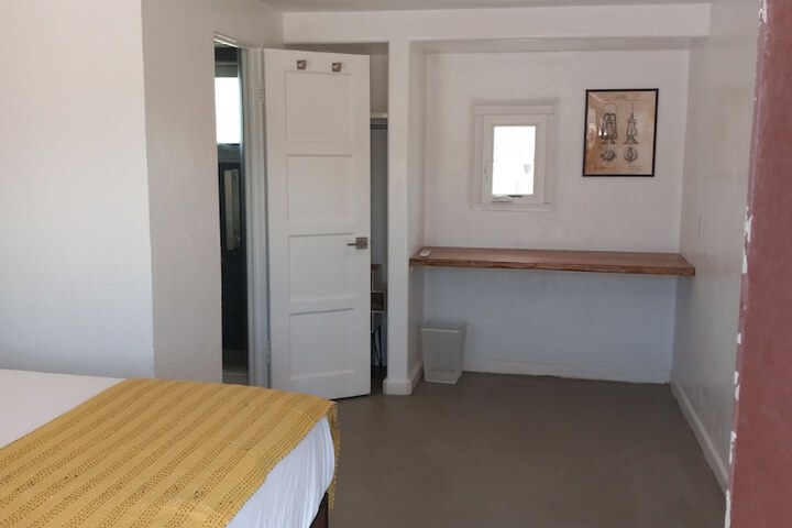 Room 18 of 38