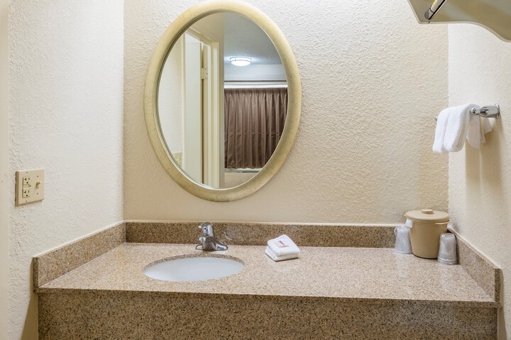 Red Roof Inn Parkersburg