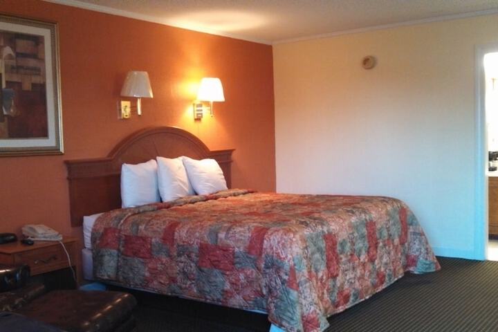 Room 32 of 41