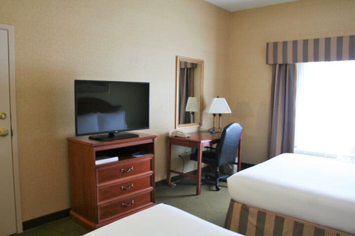 Room 8 of 37