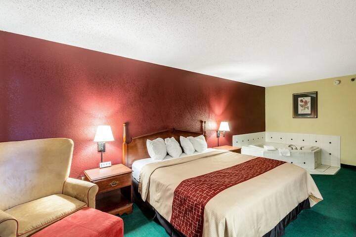 Room 28 of 34